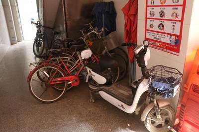 大朗镇开展电动自行车火灾隐患排查整治与化妆品行业安全检查行动